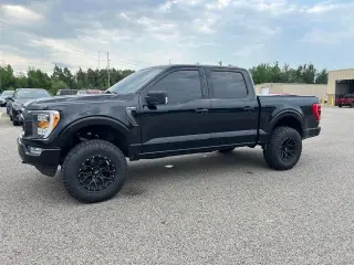 Ford F-150 2023 4x4 XLT 4p SuperCrew 5.5 ft. SB