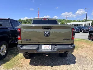 Ram 1500 2021 4x4 Big Horn 4p Crew Cab 5.6 ft. SB Camioneta