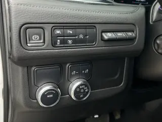 GMC Yukon 2023 4x2 Denali 4p SUV