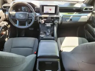 Toyota Tacoma 2024 4x4 SR5 4p Cab Doble 6.1 ft LB