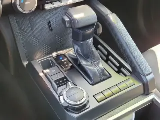 Toyota Tacoma 2024 4x4 SR5 4p Cab Doble 6.1 ft LB