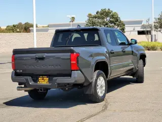 Toyota Tacoma 2024 4x4 SR5 4p Cab Doble 6.1 ft LB
