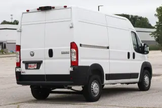 Ram ProMaster 2024 Tradesman 1500 136 WB 3dr High Roof Cargo Van sin asiento para pasajeros