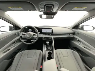 Hyundai ELANTRA 2024 SEL 4p Sedan