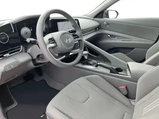 Hyundai ELANTRA 2024 SEL 4p Sedan