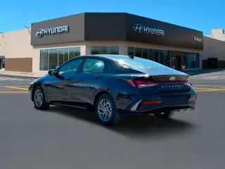 Hyundai ELANTRA 2024 SEL 4p Sedan