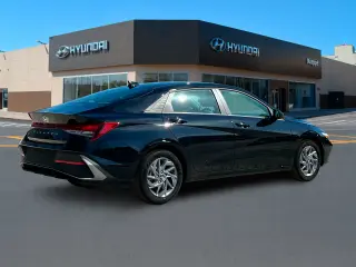Hyundai ELANTRA 2024 SEL 4p Sedan