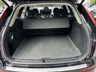 Volvo XC60 2024 AWD B5 Tema Oscuridad Core 4p SUV