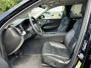 Volvo XC60 2024 AWD B5 Tema Oscuridad Core 4p SUV