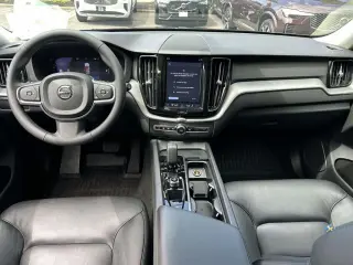 Volvo XC60 2024 AWD B5 Tema Oscuridad Core 4p SUV