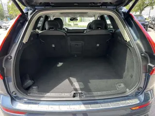 Volvo XC60 2024 AWD B5 Core Tema Oscuro 4p SUV