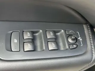 Volvo XC60 2024 AWD B5 Core Tema Oscuro 4p SUV