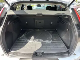 Volvo XC40 2024 AWD B5 Plus Tema Oscuro 4p SUV