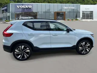 Volvo XC40 2024 AWD B5 Plus Tema Oscuro 4p SUV