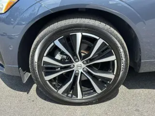 Volvo XC60 2025 AWD B5 Plus Tema Oscuro 4p SUV