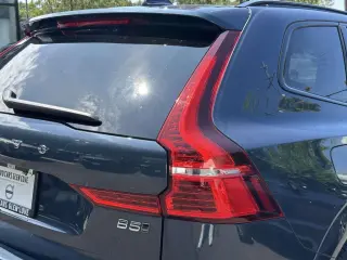 Volvo XC60 2025 AWD B5 Plus Tema Oscuro 4p SUV