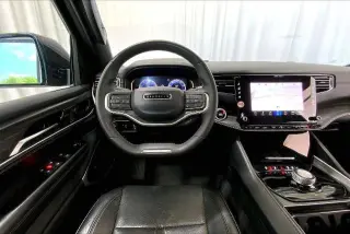 Jeep Wagoneer L 2024 4x2 Serie II 4p SUV