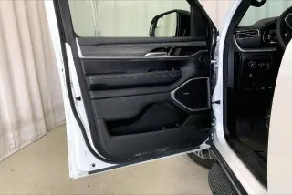 Jeep Wagoneer L 2024 4x2 Serie II 4p SUV