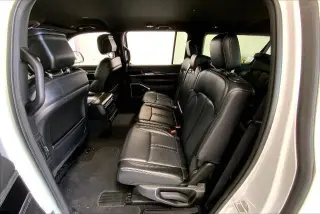 Jeep Wagoneer L 2024 4x2 Serie II 4p SUV