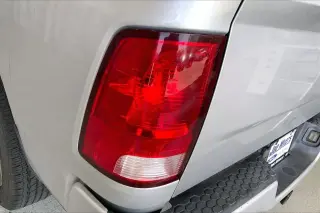Ram 1500 Classic 2019 4x4 Tradesman 4p. Cabina Cuadrada Cuadrada 6,3 pies ST Camioneta