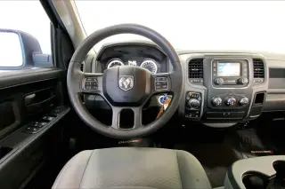 Ram 1500 Classic 2019 4x4 Tradesman 4p. Cabina Cuadrada Cuadrada 6,3 pies ST Camioneta