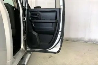 Ram 1500 Classic 2019 4x4 Tradesman 4p. Cabina Cuadrada Cuadrada 6,3 pies ST Camioneta