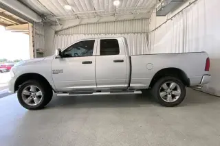Ram 1500 Classic 2019 4x4 Tradesman 4p. Cabina Cuadrada Cuadrada 6,3 pies ST Camioneta