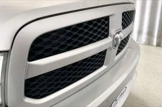 Ram 1500 Classic 2019 4x4 Tradesman 4p. Cabina Cuadrada Cuadrada 6,3 pies ST Camioneta