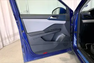 Volkswagen Taos 2023 SE 4p SUV