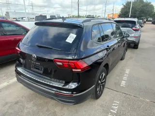 Volkswagen Tiguan 2024 S 4p SUV