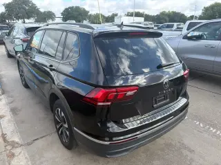 Volkswagen Tiguan 2024 S 4p SUV