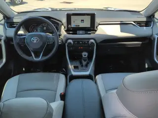 Toyota RAV4 2024 AWD XLE Premium SUV 4p.