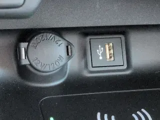 Toyota RAV4 2024 AWD XLE Premium SUV 4p.