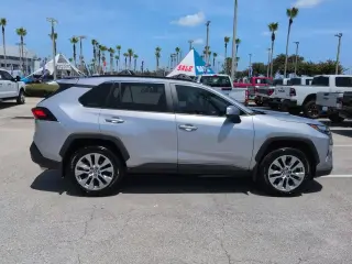 Toyota RAV4 2024 AWD XLE Premium SUV 4p.