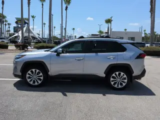 Toyota RAV4 2024 AWD XLE Premium SUV 4p.