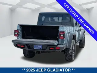 Jeep Gladiator 2025 4x4 Mojave 4p Cabina de Tripulante 5,0 ft. CA