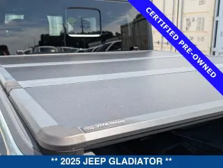 Jeep Gladiator 2025 4x4 Mojave 4p Cabina de Tripulante 5,0 ft. CA