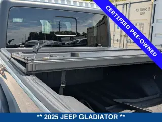 Jeep Gladiator 2025 4x4 Mojave 4p Cabina de Tripulante 5,0 ft. CA