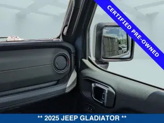 Jeep Gladiator 2025 4x4 Mojave 4p Cabina de Tripulante 5,0 ft. CA