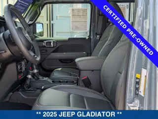 Jeep Gladiator 2025 4x4 Mojave 4p Cabina de Tripulante 5,0 ft. CA