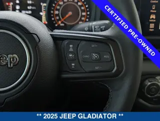 Jeep Gladiator 2025 4x4 Mojave 4p Cabina de Tripulante 5,0 ft. CA