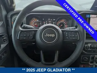 Jeep Gladiator 2025 4x4 Mojave 4p Cabina de Tripulante 5,0 ft. CA