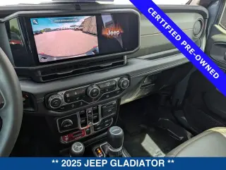 Jeep Gladiator 2025 4x4 Mojave 4p Cabina de Tripulante 5,0 ft. CA