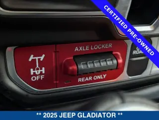 Jeep Gladiator 2025 4x4 Mojave 4p Cabina de Tripulante 5,0 ft. CA