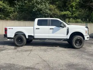 Ford F-250 Super Duty 2024 4x4 XLT 4dr Crew Cab 6.8 ft. SB Pickup