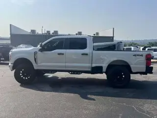 Ford F-250 Super Duty 2024 4x4 XLT 4dr Crew Cab 6.8 ft. SB Pickup