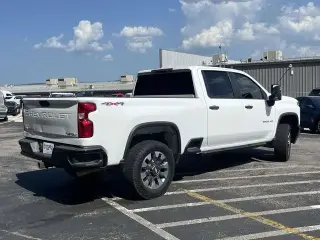 Chevrolet Silverado 2500HD 2022 4x4 Custom 4dr Crew Cab SB
