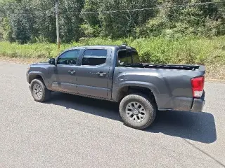 Toyota Tacoma 2017 4x2 SR5 4p Doble Cab 5.0 ft SB