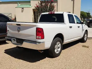 Ram 1500 Classic 2023 4x2 SLT 4p Camioneta Cabina Cuadrada 5.5 pies BA