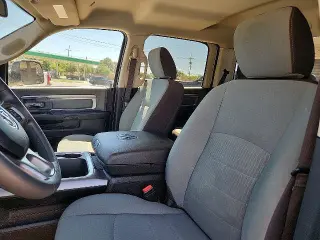 Ram 1500 Classic 2023 4x2 SLT 4p Camioneta Cabina Cuadrada 5.5 pies BA